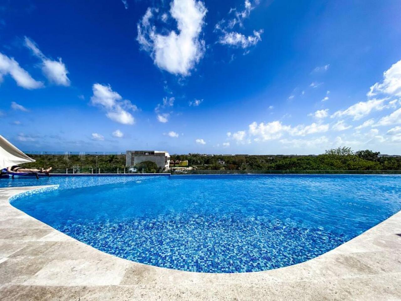Apartamento Modern Downtown With Rooftop, Pool, Gym And Parking